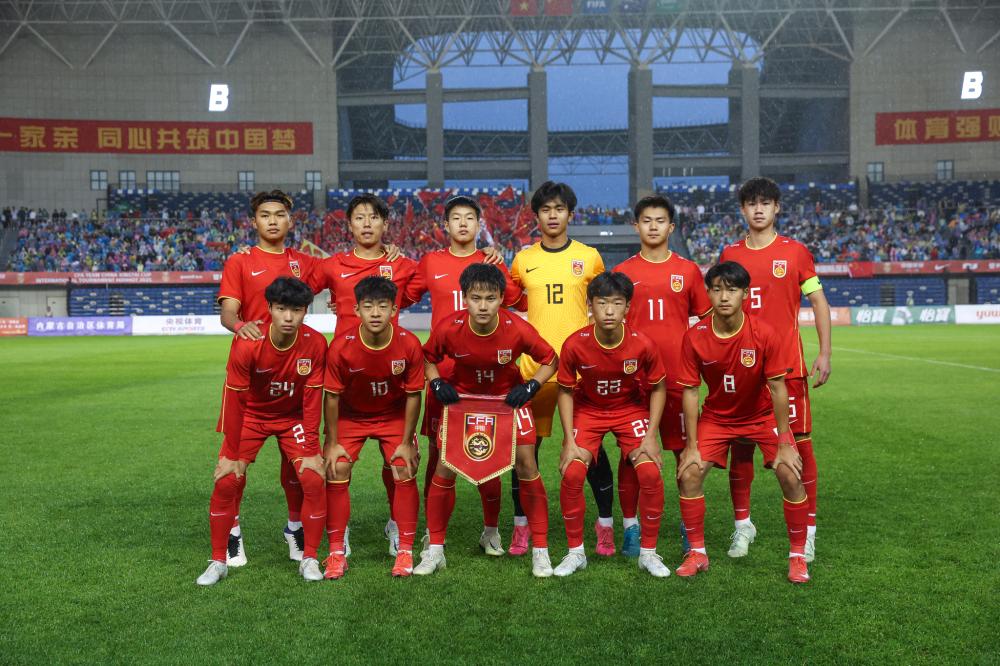 亚沙里稳健复出，80次传球仅失误6次，并送出一次全场最佳进攻机会的长传