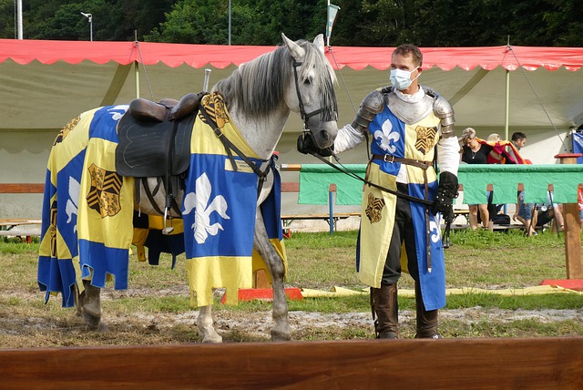 足球报：亚泰这几年都是寅吃卯粮，意向球员听说后婉拒邀请
