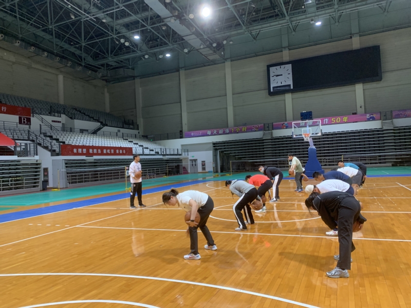 梁靖崑一脸沮丧令人心疼！10-6手握赛点被逆转 腰椎伤病困扰他9个月